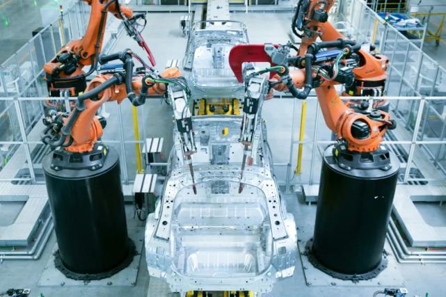 中歐智造新篇章 探訪北汽藍谷麥格納工廠的新材料技術突破